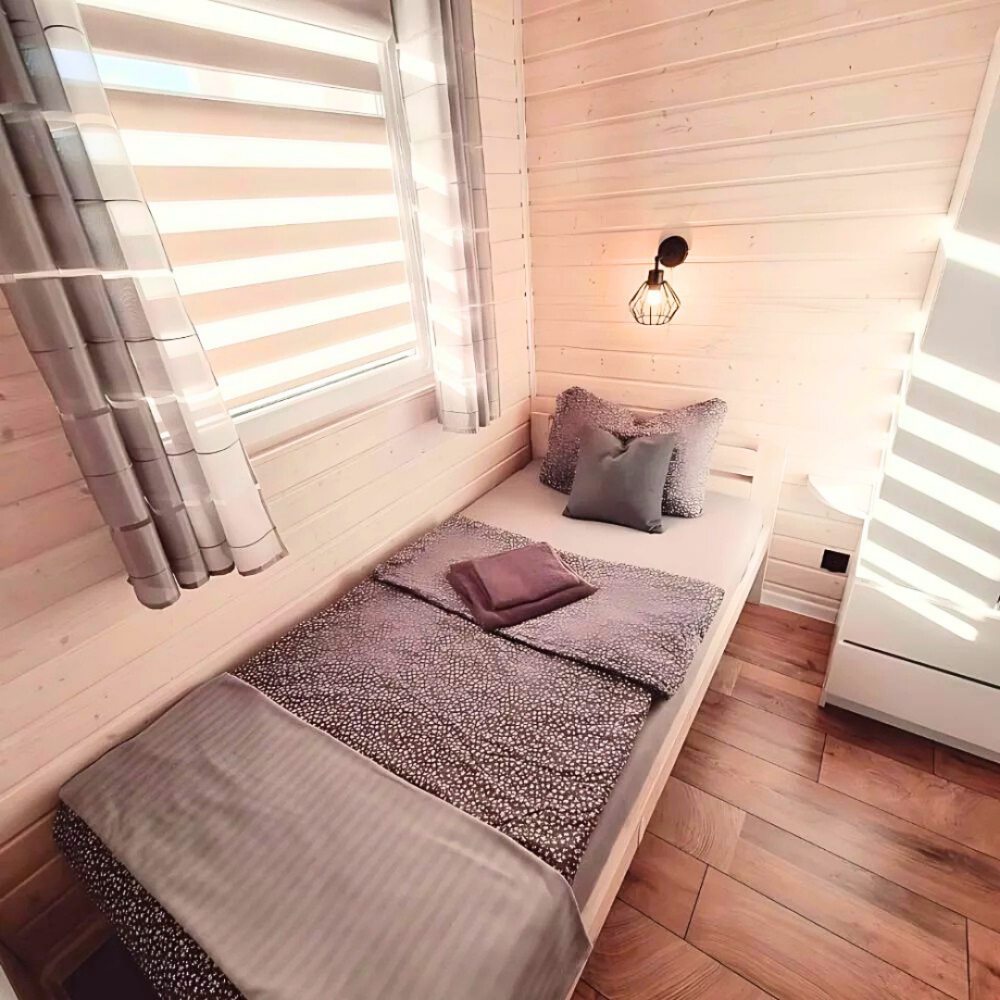 Pokój dwuosobowy z miękką pościelą i ręcznikami